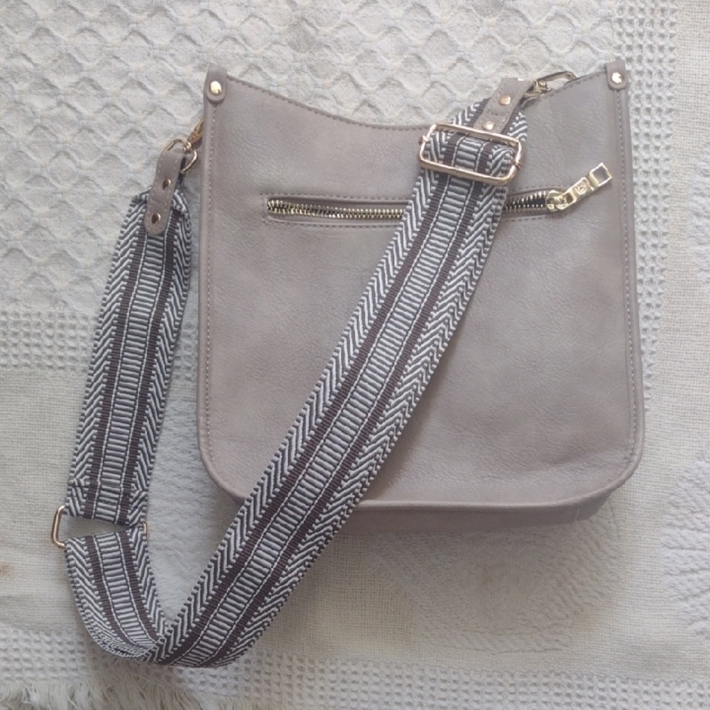 Cluci Tan Crossbody